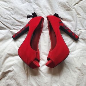 Shi by Journeys Peep Toe Criss Cross Bow Platforms